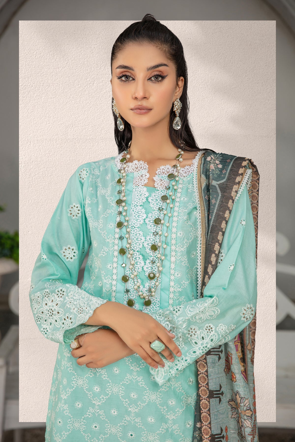 SIMRANS ‘KOHAAR’ | EMBROIDERED CHIKENKARI 3PC READYMADE | SM464