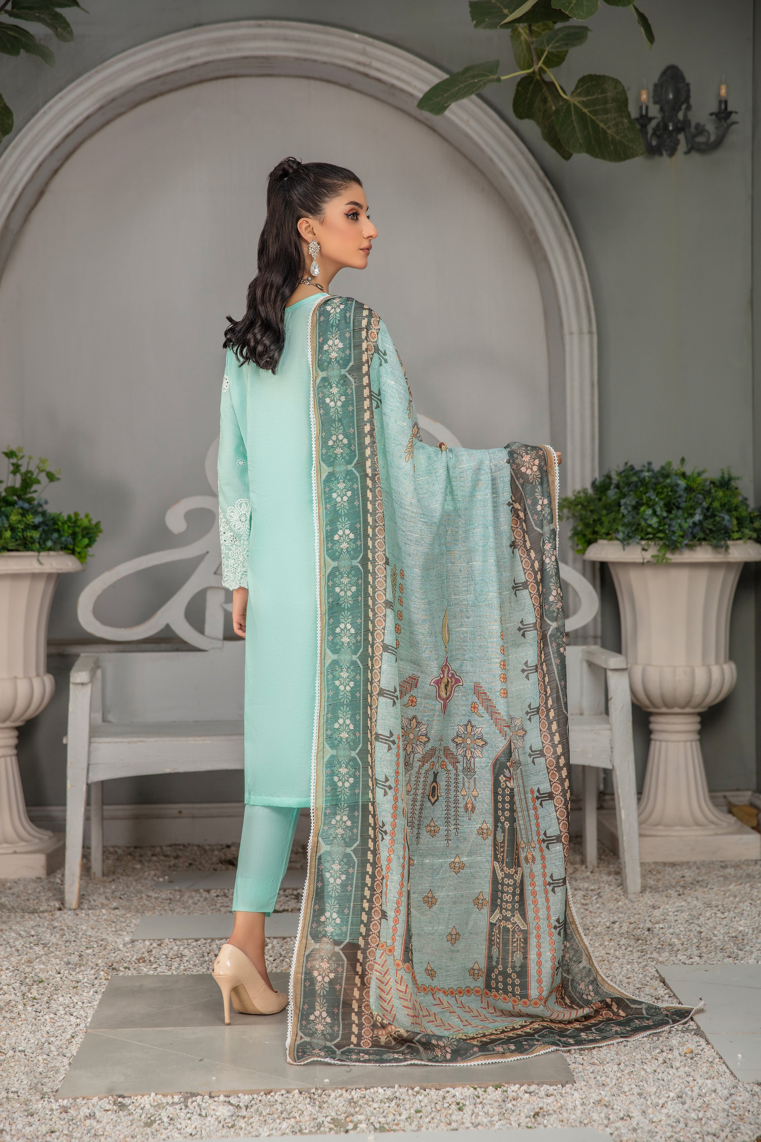 SIMRANS ‘KOHAAR’ | EMBROIDERED CHIKENKARI 3PC READYMADE | SM464