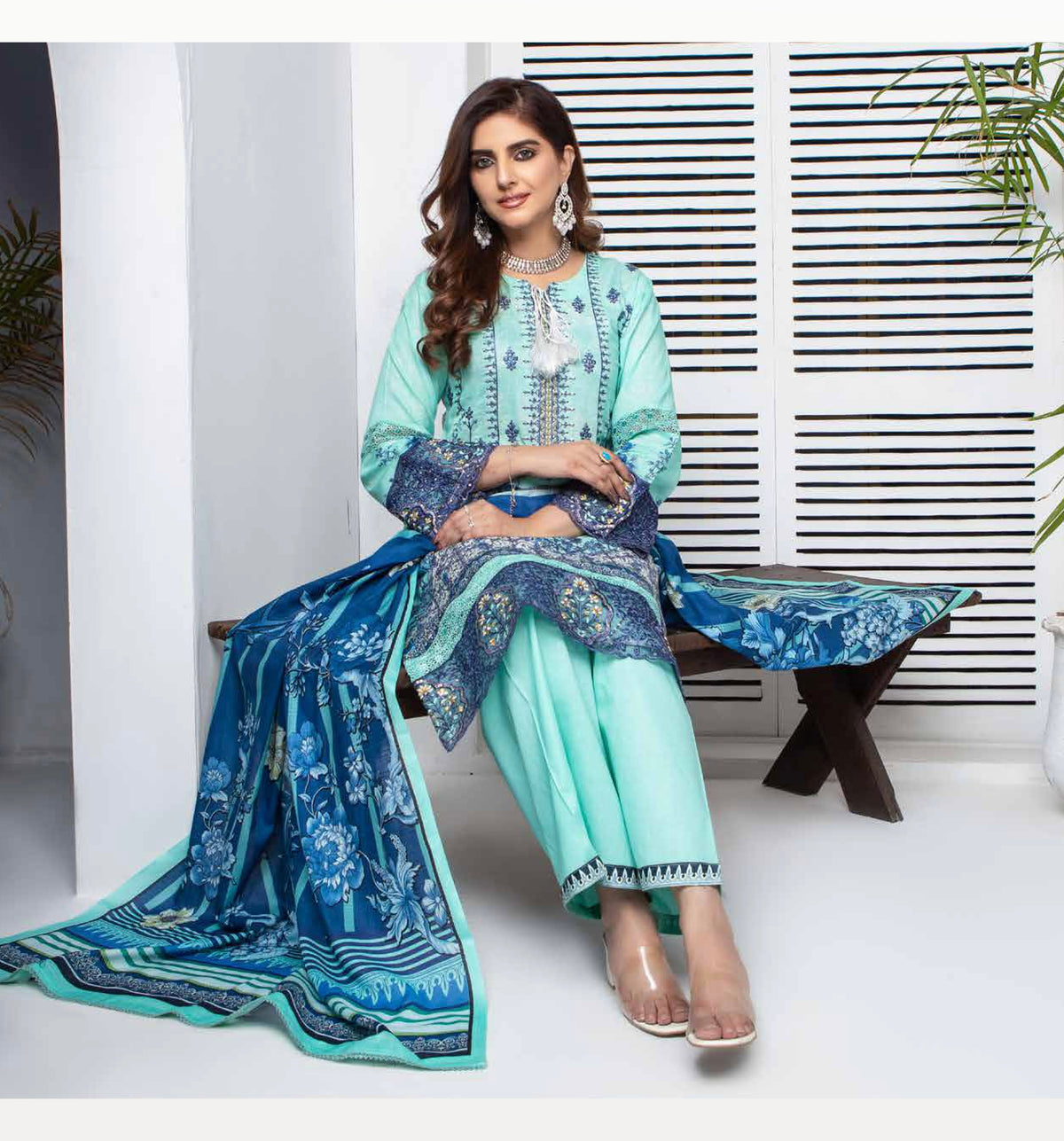 MUNIRA | EMBROIDERED LAWN READYMADE | MTL08